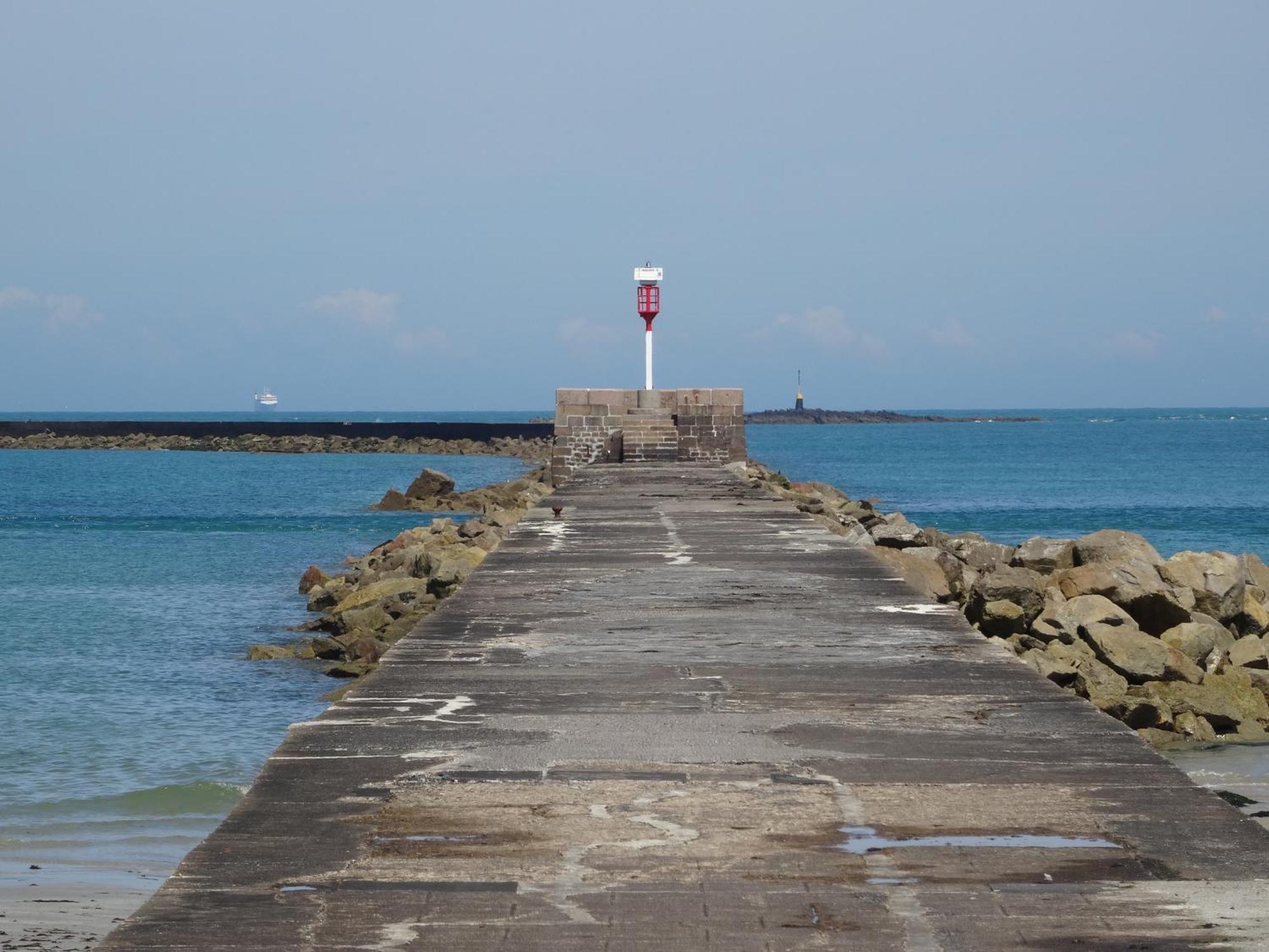 Gite "Rose Des Sables" - 800M De La Plage De Surtainville, Proche Commerces - Piscine En Juillet Et Aout 外观 照片